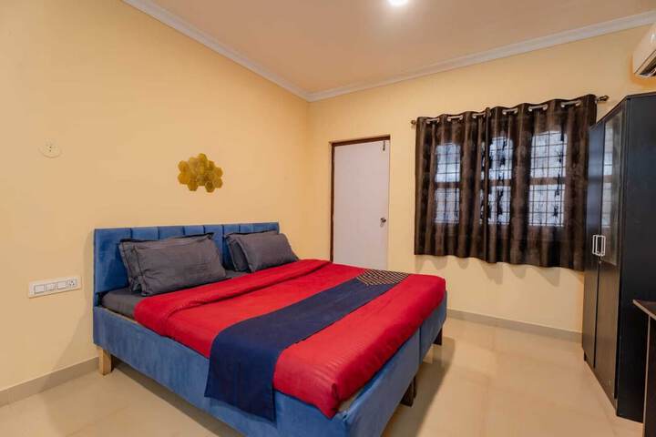 Room 9 of 31