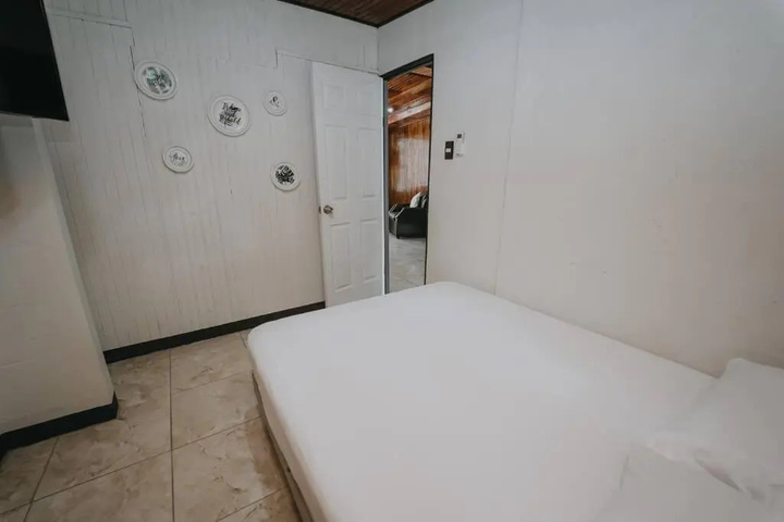 Room 5 of 15