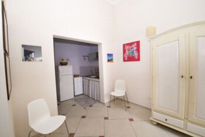 Room 37 of 61