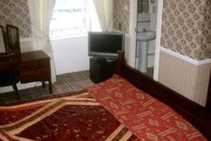 Room 9 of 20