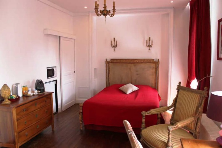 Room 33 of 96