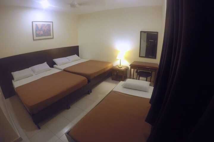 Room 12 of 34