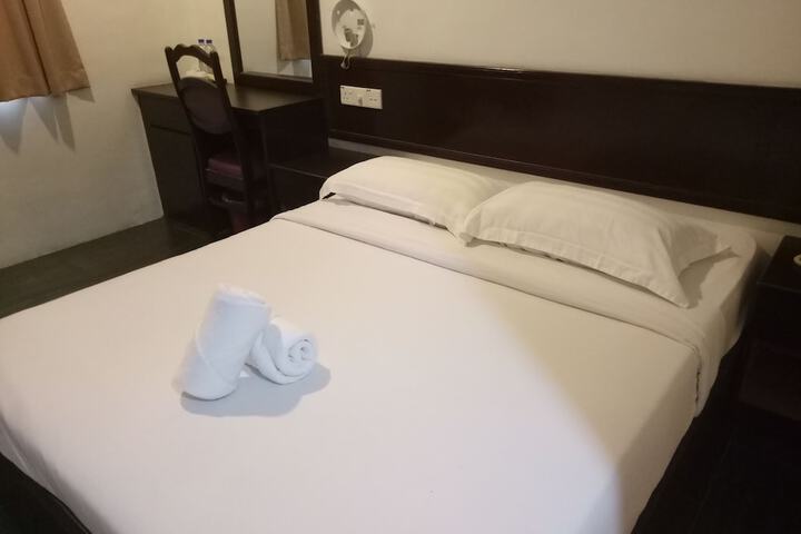 Room 12 of 75