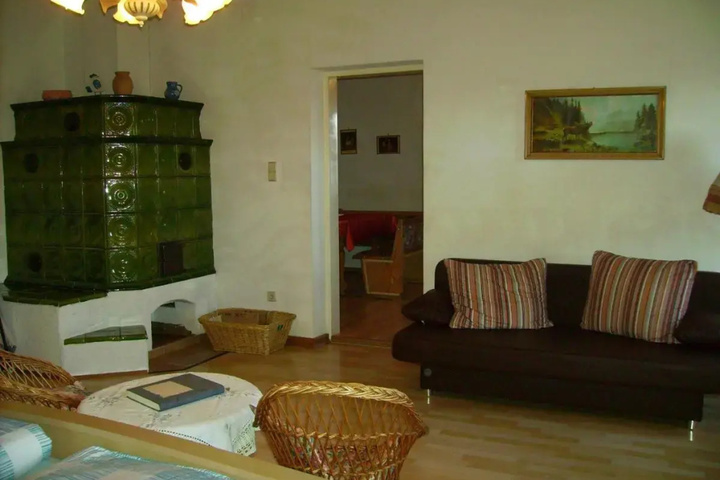 Room 4 of 13