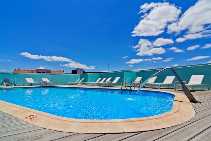 Hotel Pool