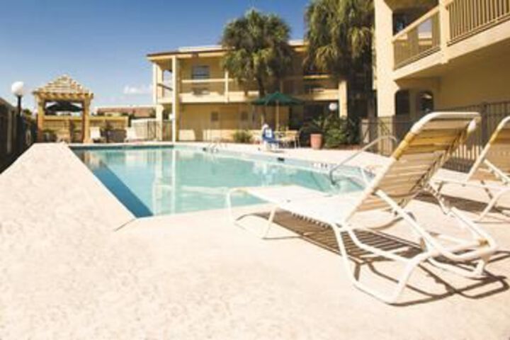 Pool 66 of 94