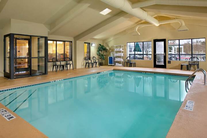 Pool Hotel