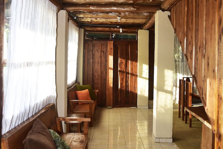 Room 13 of 32