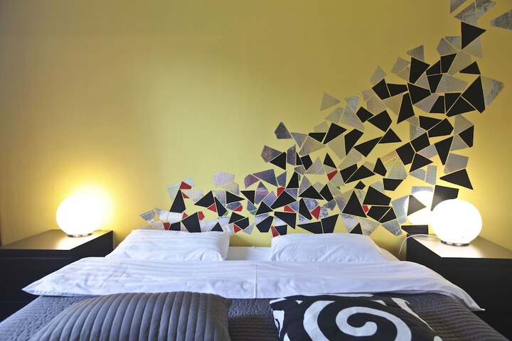 Room 11 of 164