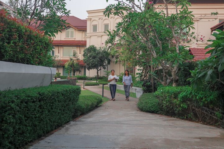 Hotel Exterior 39 of 43