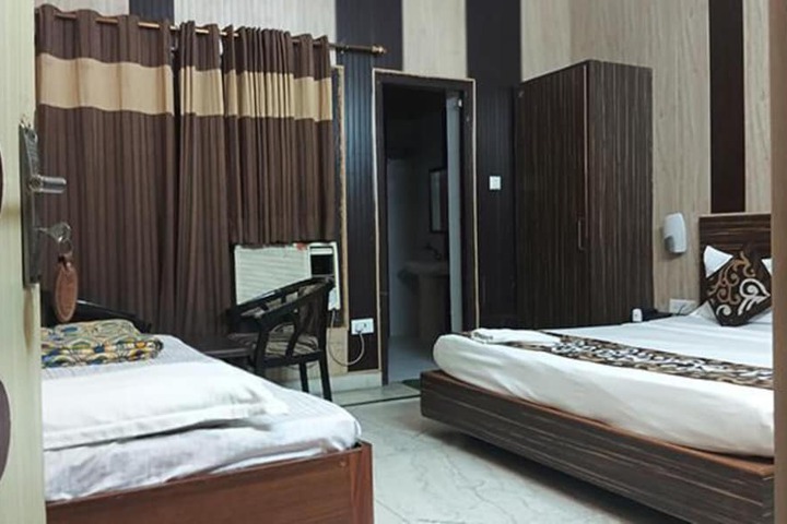 Room 14 of 25