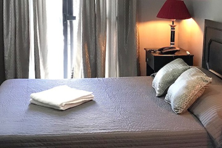 Room 5 of 32
