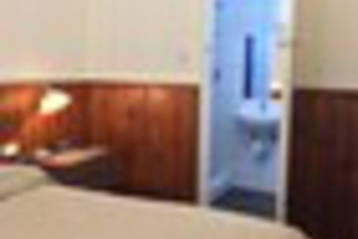 Room 50 of 123