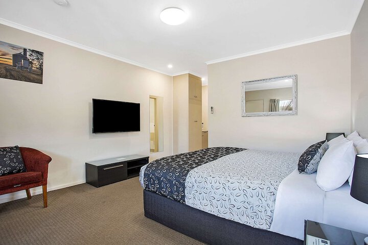 Room 12 of 34