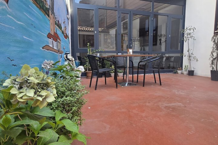 Hotel Exterior 47 of 64