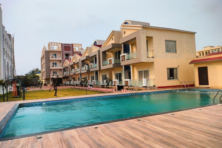 Pool 5 of 7