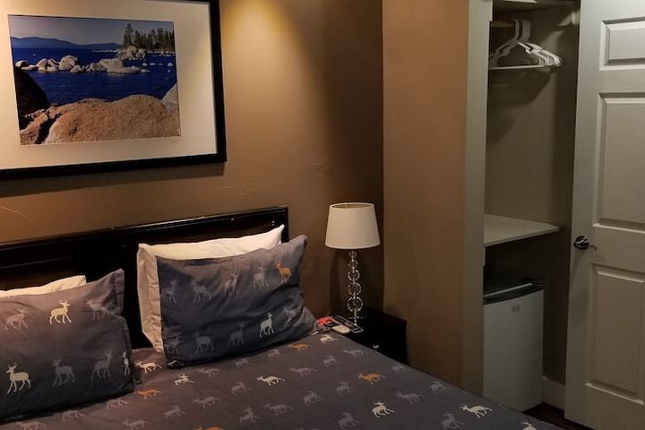Room 141 of 828