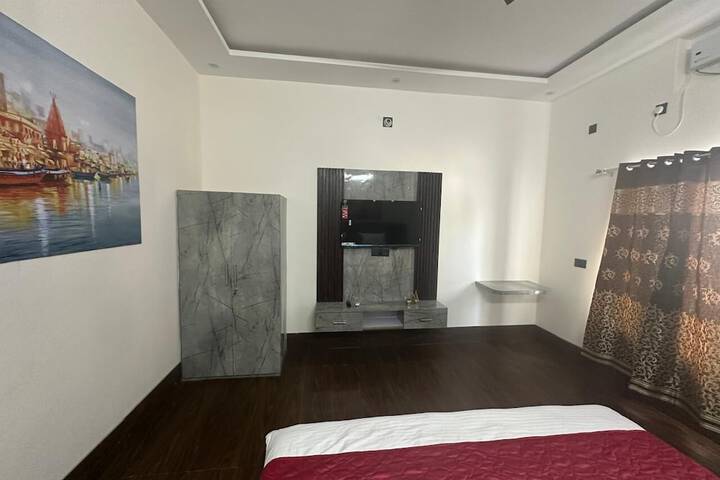Room 6 of 56
