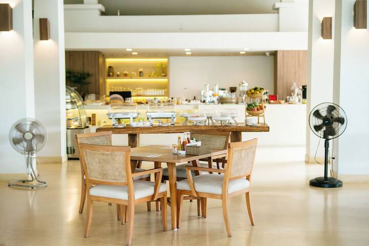 Dining 94 of 166