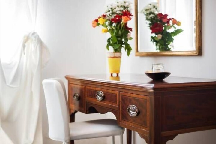 Room 8 of 25
