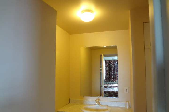 Room 50 of 63