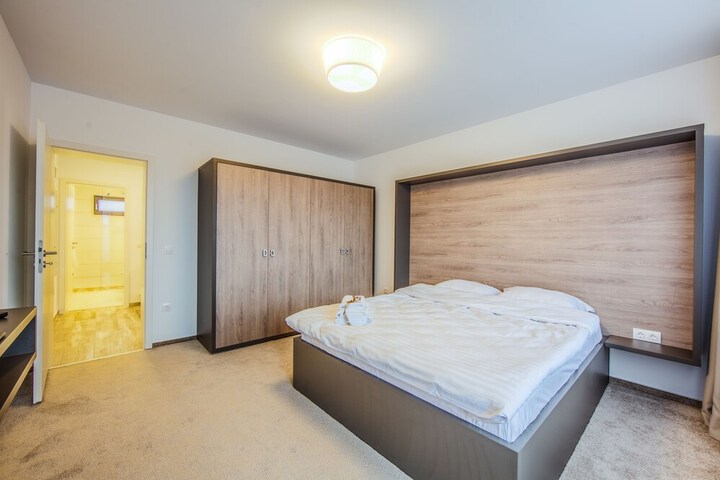 Room 3 of 45