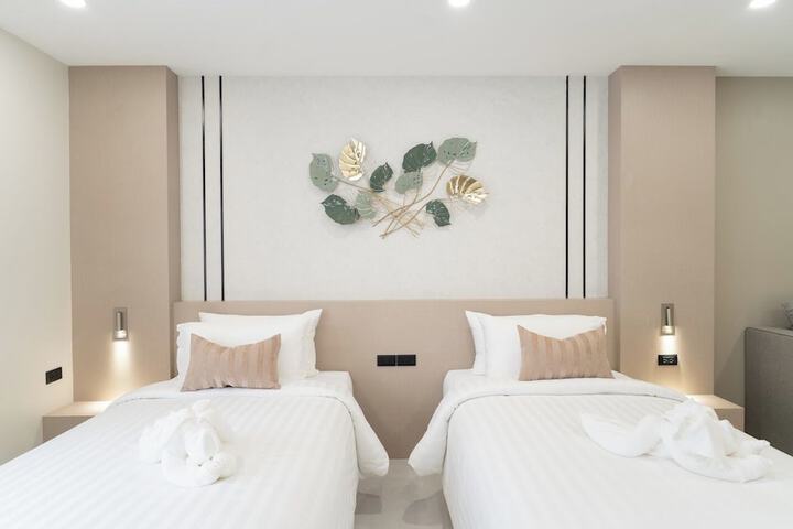 Room 7 of 28