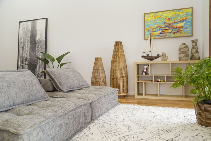 Room 4 of 16