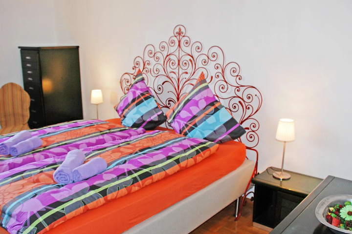 Room 3 of 21