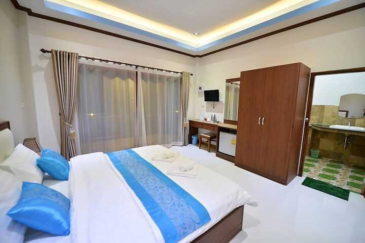 Room 2 of 23