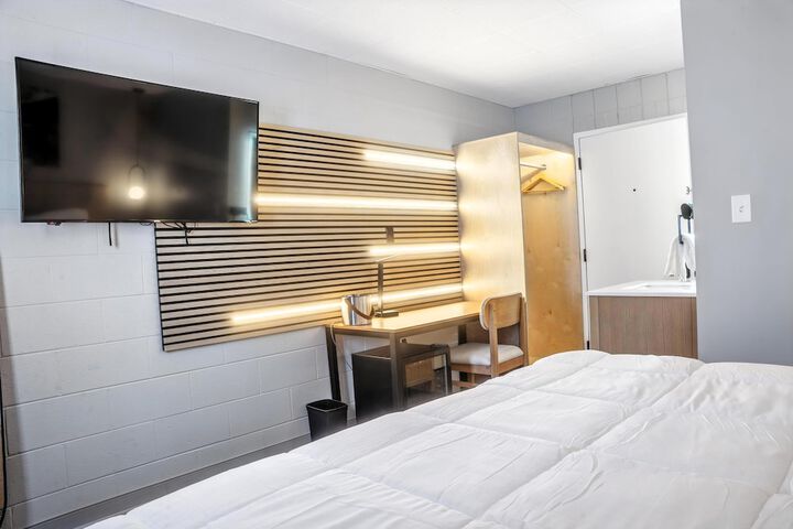 Room 8 of 32