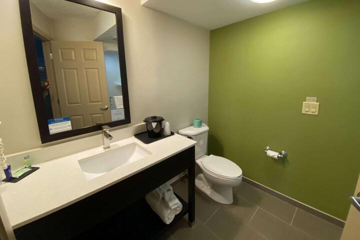 Double Bed Accessible (7 of 15)
