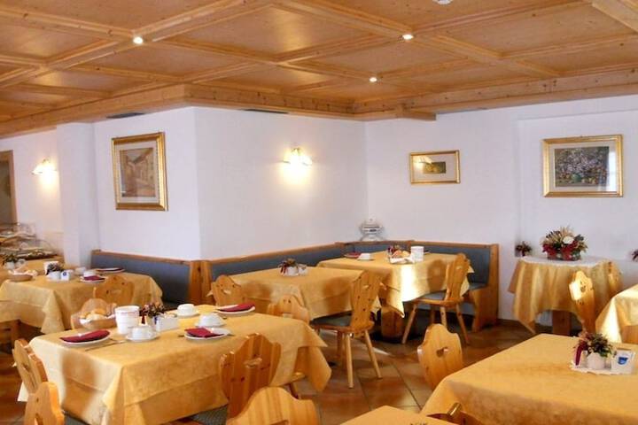 Dining Photos