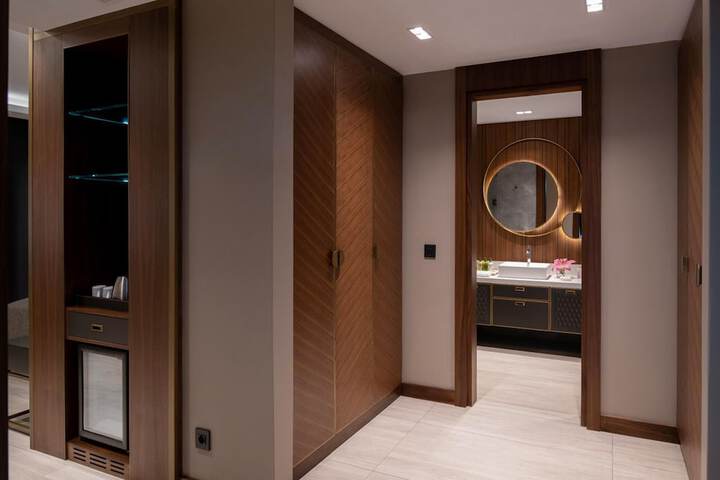 Room 56 of 118