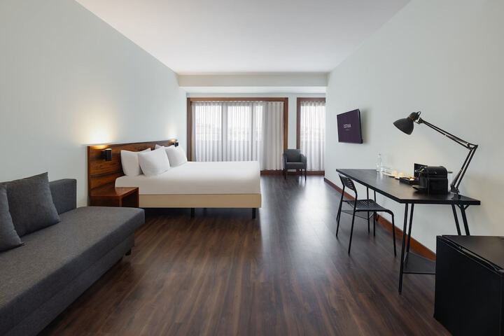 Room 72 of 135