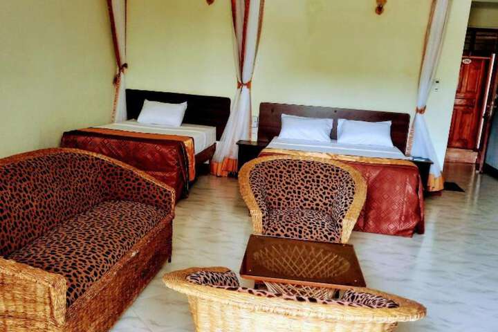 CaliTwapa Hotel & Restaurant