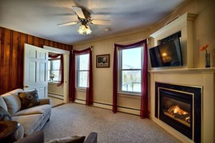 Room 44 of 49