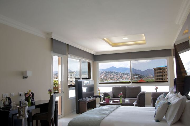 Room 25 of 106