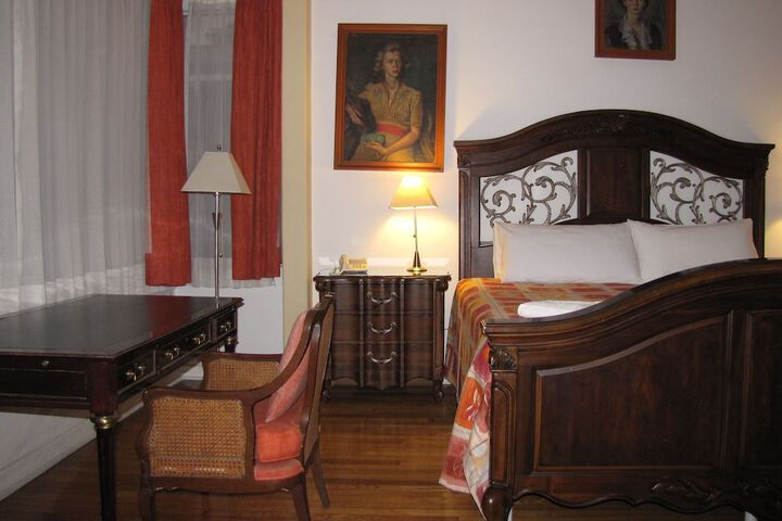 Room 13 of 86