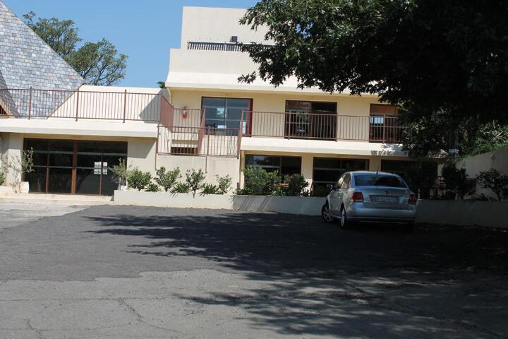 Image of Pyramids Motel