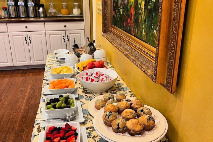 Dining 60 of 77