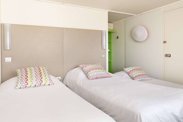 Room 4 of 30