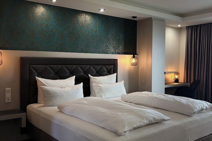 Room 10 of 43