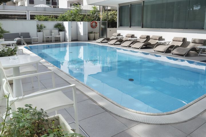 Hotel with Pool
