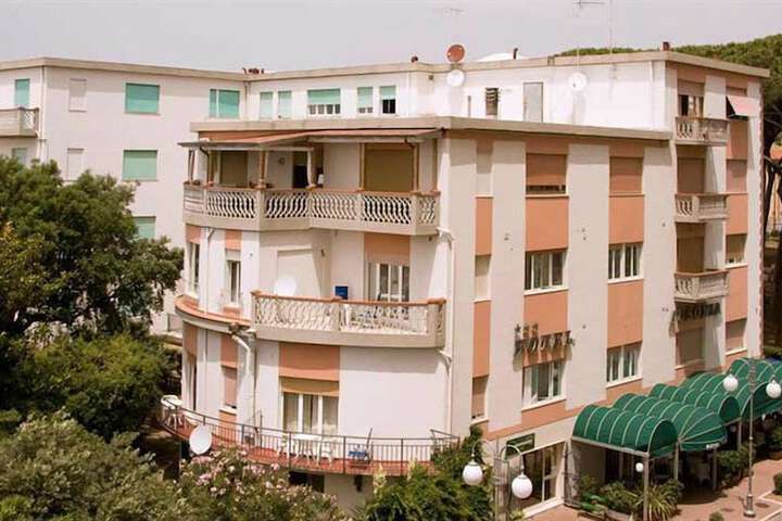 Ausonia in Follonica
