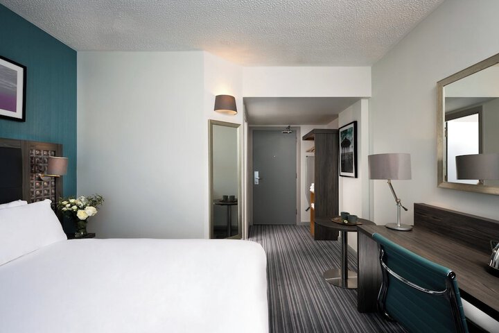 Room 16 of 73