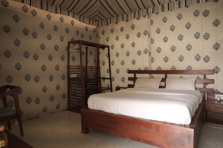 Room 2 of 41