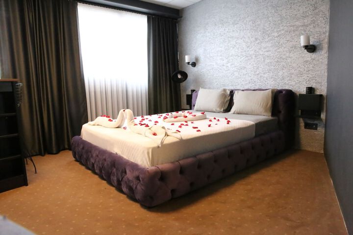 Room 35 of 78