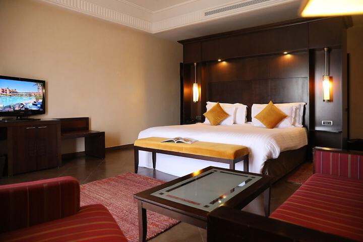 Room 4 of 101