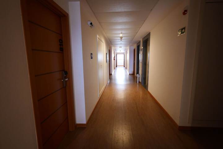 Ballroom/Hall 69 of 79